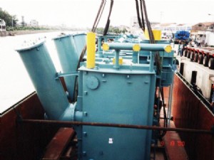 东芝码头——上海港-变压器长12米-宽7米-高5米重378吨